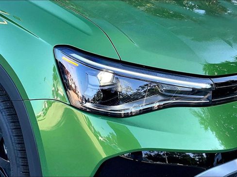 New 2026 Volkswagen Taos SE FWD image 12