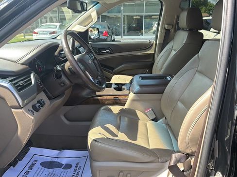 Used 2019 Chevrolet Suburban LT w/ RST Edition AWD/4WD image 9