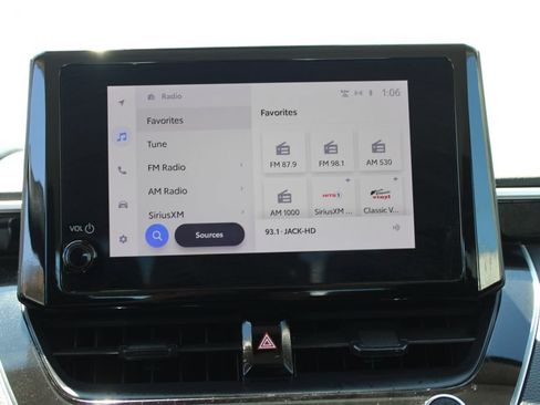 Used 2023 Toyota Corolla LE FWD image 20