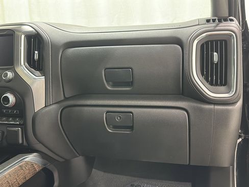 Used 2022 GMC Sierra 3500 Denali w/ Denali Ultimate Package AWD/4WD image 26