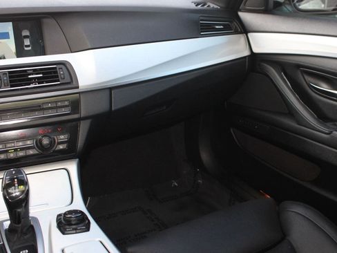 Used 2012 BMW 550i xDrive Sedan image 31