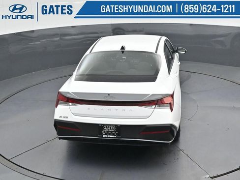 New 2026 Hyundai Elantra SE FWD image 41