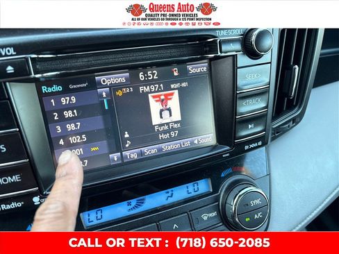 Used 2017 Toyota RAV4 XLE AWD/4WD image 44
