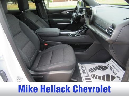 Used 2026 Chevrolet Traverse LT FWD image 16