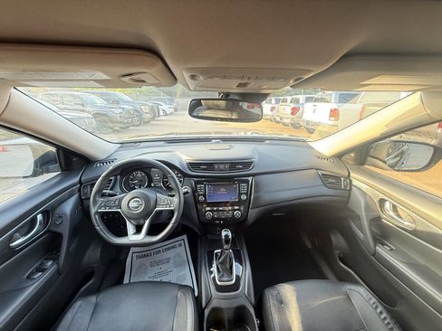 Used 2017 Nissan Rogue SL w/ SL Premium Package FWD image 17