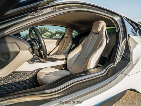 Used 2016 BMW i8 image 22