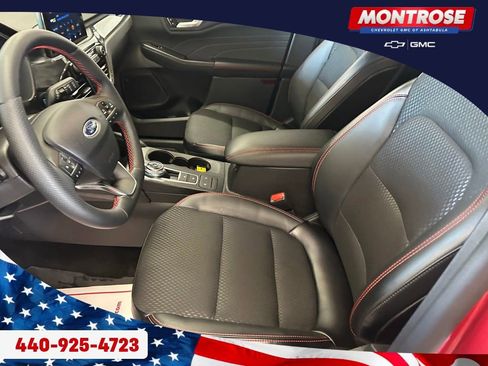 Used 2025 Ford Escape ST-Line w/ Cold Weather Package FWD image 11