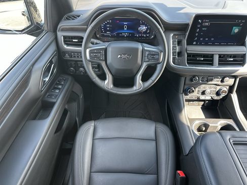 Used 2024 Chevrolet Tahoe Z71 w/ Luxury Package AWD/4WD image 17