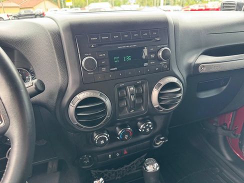 Used 2012 Jeep Wrangler Unlimited Sport AWD/4WD image 16