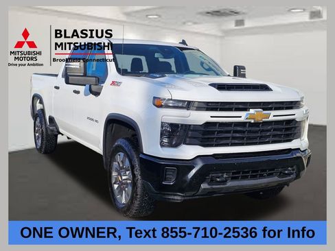 Used 2024 Chevrolet Silverado 2500 Custom w/ Custom Value Package image 1