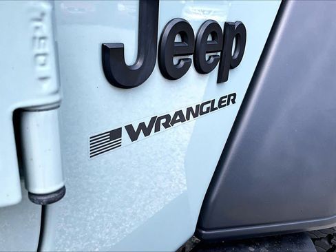 Used 2023 Jeep Wrangler Sport AWD/4WD image 10
