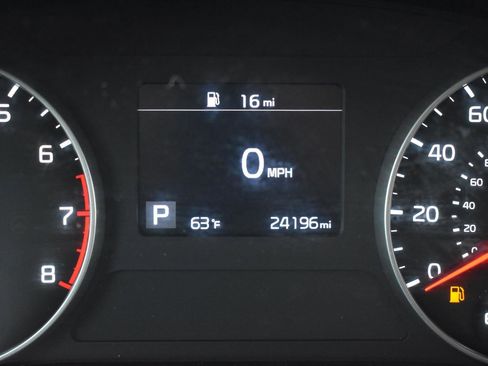 Used 2023 Kia Seltos LX AWD/4WD image 7