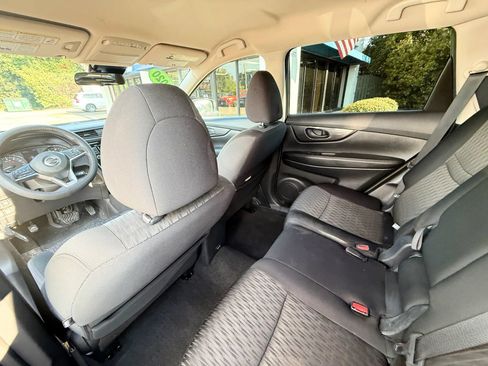 Used 2020 Nissan Rogue S FWD image 37