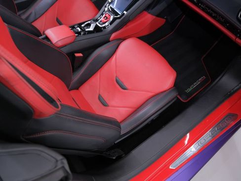 Used 2021 Lamborghini Huracan EVO RWD image 19
