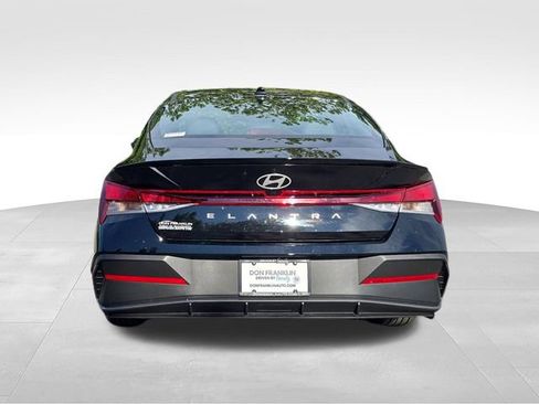 New 2026 Hyundai Elantra SEL Sport FWD image 4