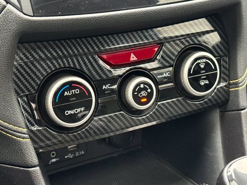 Used 2022 Subaru Crosstrek 2.5i Sport w/ Moonroof Package image 21