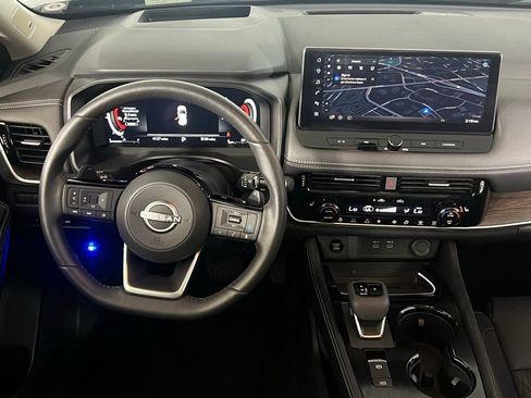 Used 2024 Nissan Rogue Platinum w/ Platinum Premium Package image 13