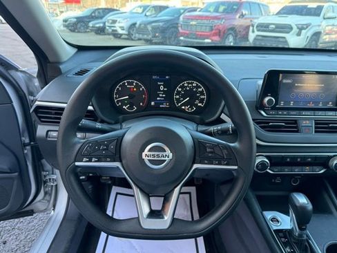 Used 2022 Nissan Altima 2.5 S image 16