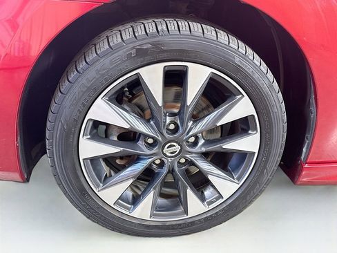 Used 2017 Nissan Sentra SR Turbo w/ SR Turbo Premium Package image 40