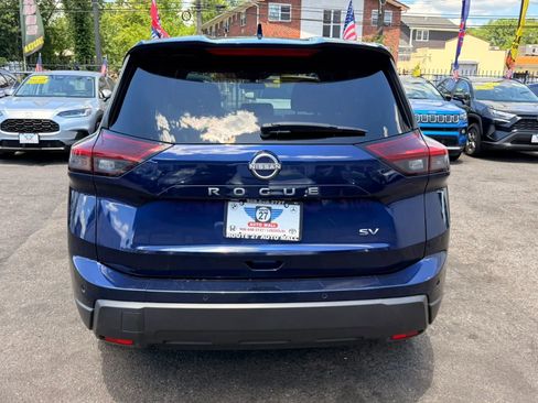 Used 2024 Nissan Rogue SV FWD image 6