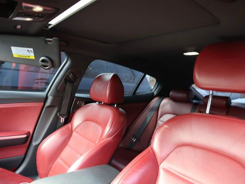 Used 2018 Kia Stinger GT2 w/ Paint Protection Package image 9