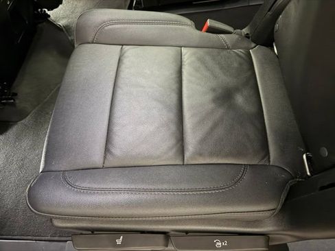 Used 2022 Chevrolet Suburban Z71 w/ Z71 Off-Road Package AWD/4WD image 19