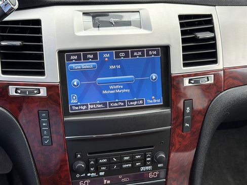 Used 2014 Cadillac Escalade Luxury RWD image 26
