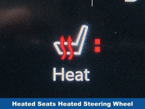 Used 2023 Chrysler Pacifica Touring-L image 16