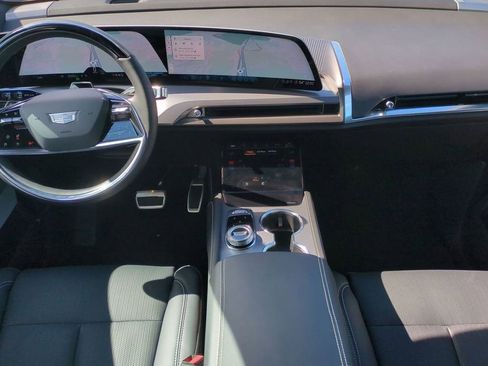 Used 2026 Cadillac Vistiq Sport image 14