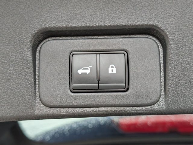 Used 2024 Nissan Rogue SV FWD image 14