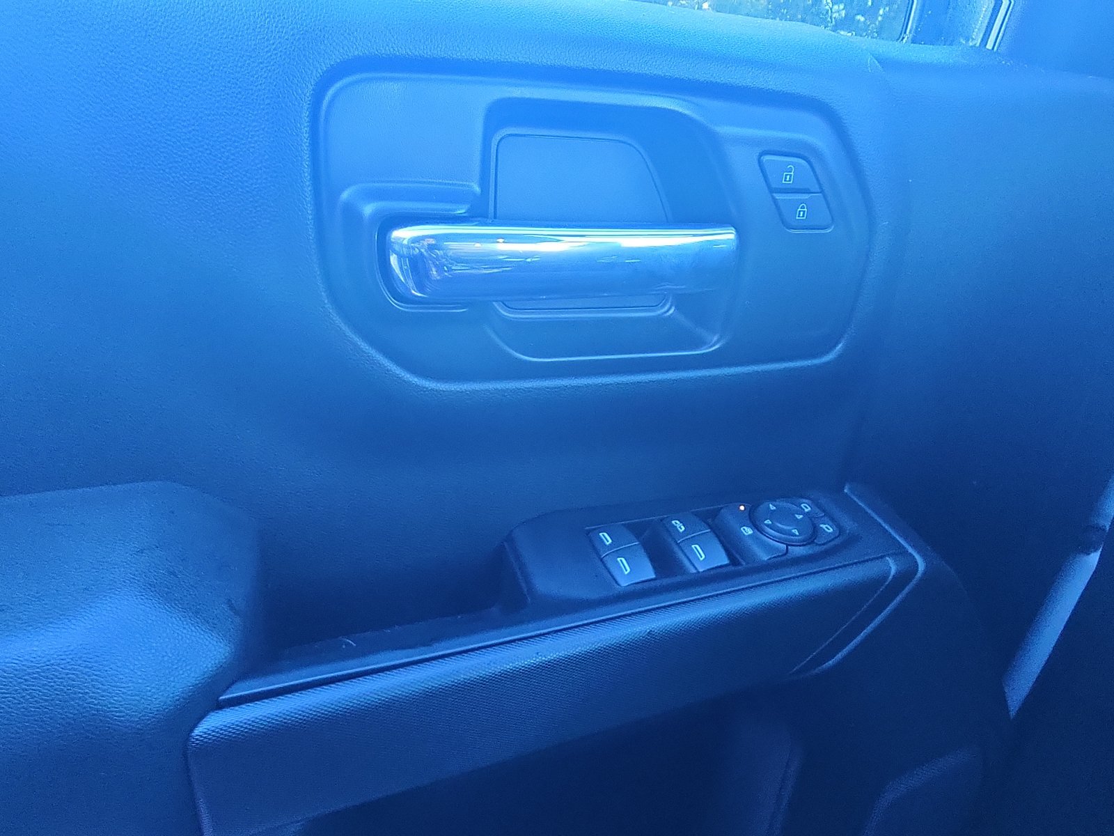 Used 2022 Chevrolet Silverado 1500 Custom w/ LPO, Dark Essentials Package AWD/4WD image 15
