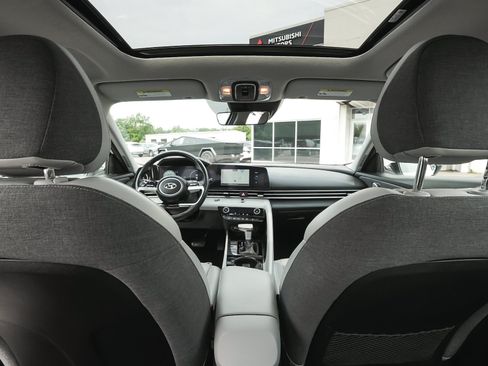 Used 2023 Hyundai Elantra Limited w/ Cargo Package FWD image 42