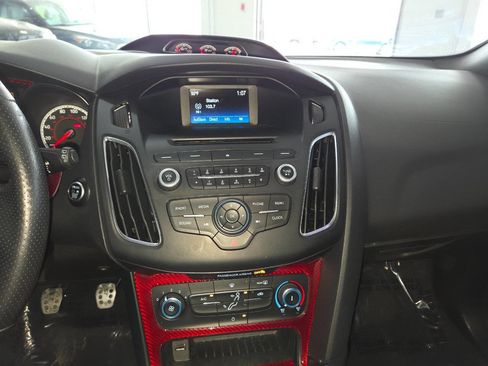 Used 2016 Ford Focus ST FWD image 31