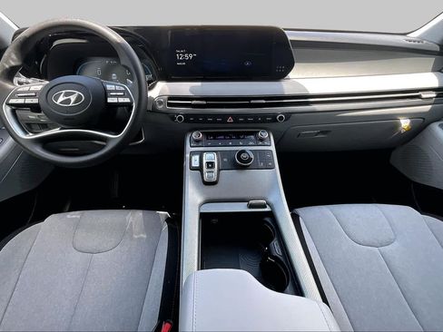 Used 2025 Hyundai Palisade SE FWD image 15