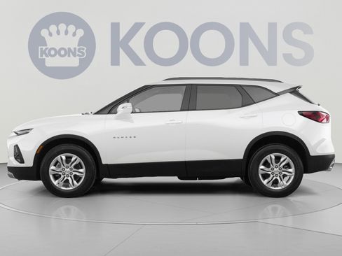 Used 2021 Chevrolet Blazer LT FWD image 2