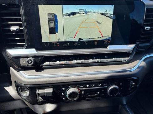 Used 2024 Chevrolet Silverado 1500 High Country w/ Technology Package AWD/4WD image 31