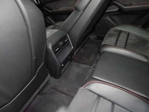 Used 2021 Porsche Cayenne GTS AWD/4WD image 34