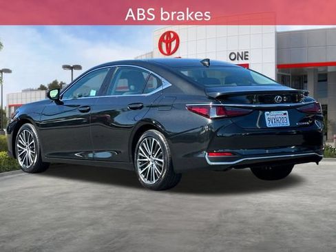 Used 2025 Lexus ES 300h w/ Premium Package FWD image 7