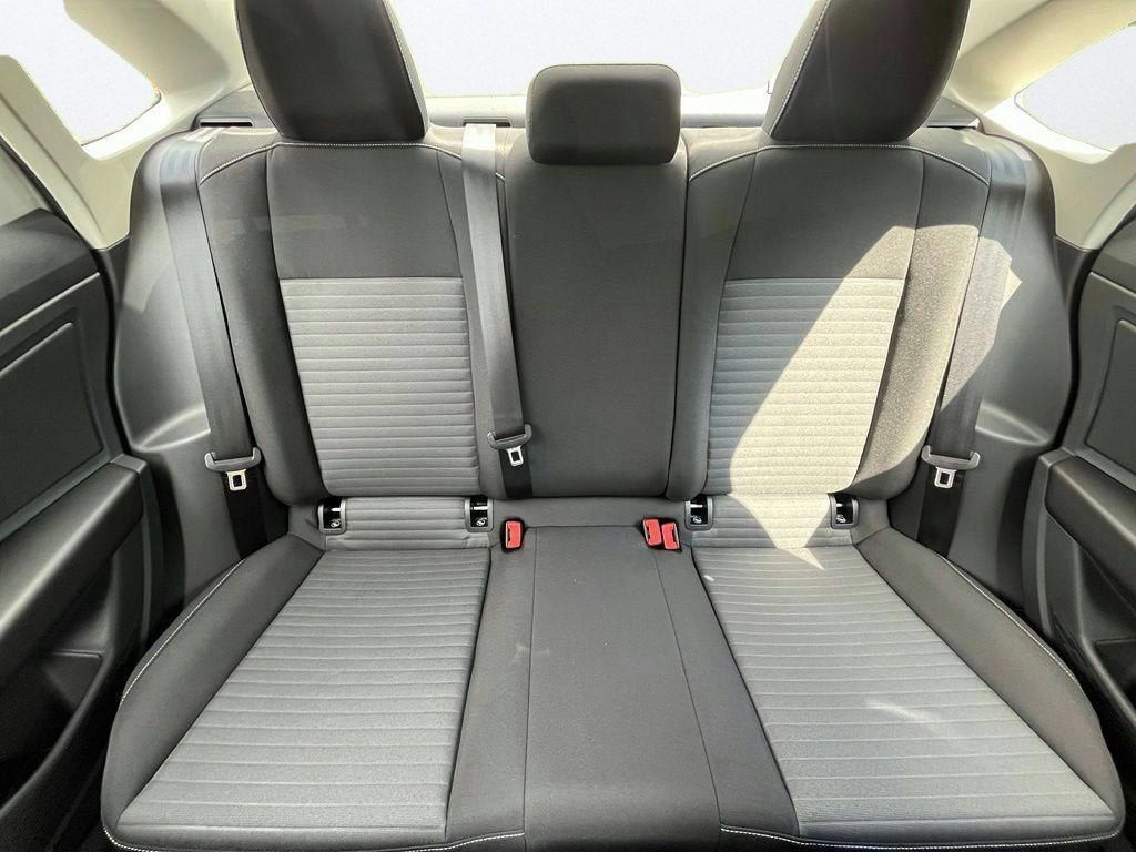 Certified 2025 Volkswagen Jetta S FWD image 29