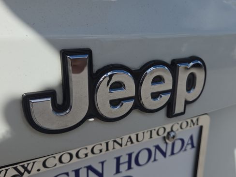 Used 2016 Jeep Renegade Limited FWD image 35