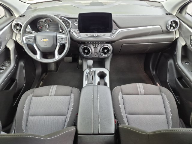 Used 2025 Chevrolet Blazer LT FWD image 13
