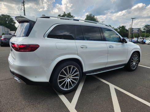 Used 2024 Mercedes-Benz GLS 450 4MATIC w/ AMG Line Exterior image 9