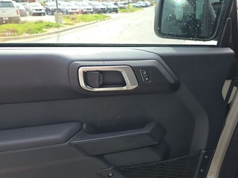 New 2025 Ford Bronco Badlands image 12