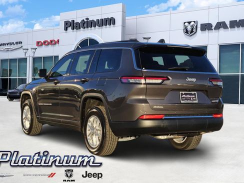 New 2025 Jeep Grand Cherokee L Laredo image 4