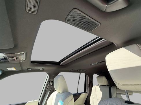 Used 2024 Lexus LX 600 4WD w/ Luxury Package image 23