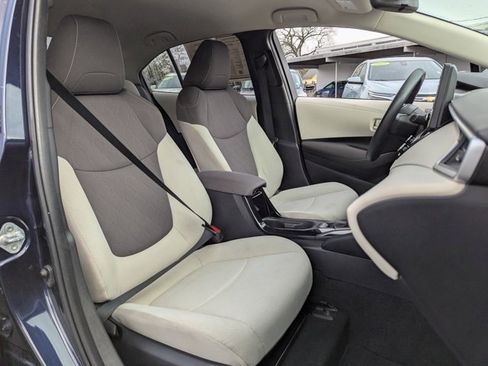 Used 2022 Toyota Corolla LE image 30