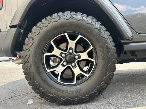 Used 2024 Jeep Wrangler Sport image 18