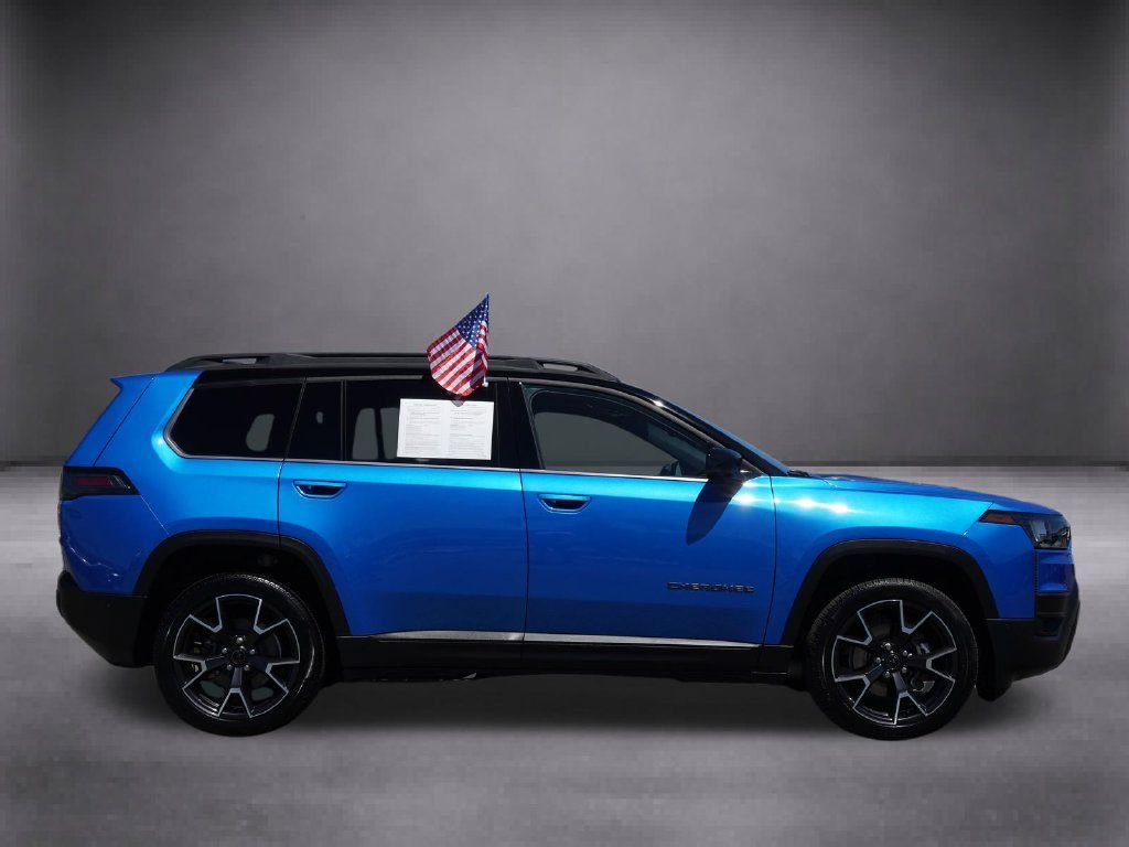Used 2026 Jeep Cherokee Overland AWD/4WD image 3
