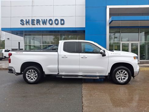 Used 2025 Chevrolet Silverado 1500 LT w/ Safety Package AWD/4WD image 7