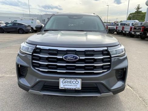 Used 2026 Ford Explorer Active AWD/4WD image 12
